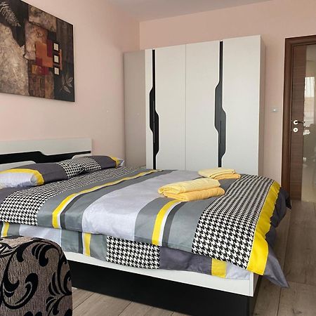Stylish Apartment Near City Center Plovdiv Exterior photo