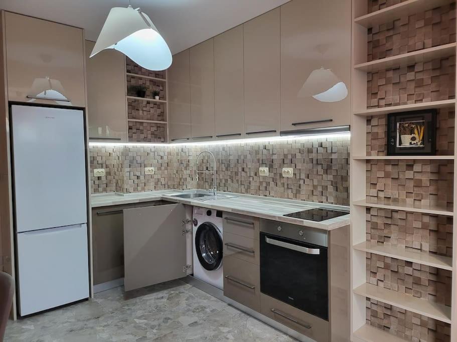 Stylish Apartment Near City Center Plovdiv Exterior photo