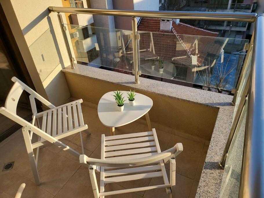 Stylish Apartment Near City Center Plovdiv Exterior photo